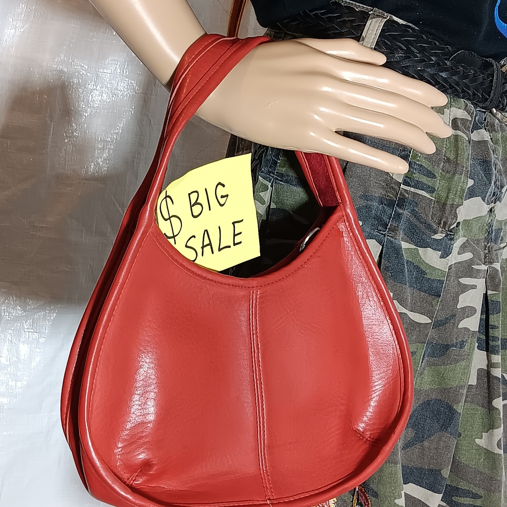 ( SOLD )Elegant Red Leather Women's Bag